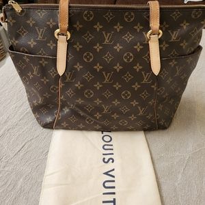 Louis-vuitton Shoulder Bag -Dust bag included